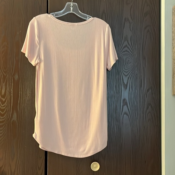 Mono B light peach colored, short sleeved top. Size Large. NWOT - Picture 6 of 8